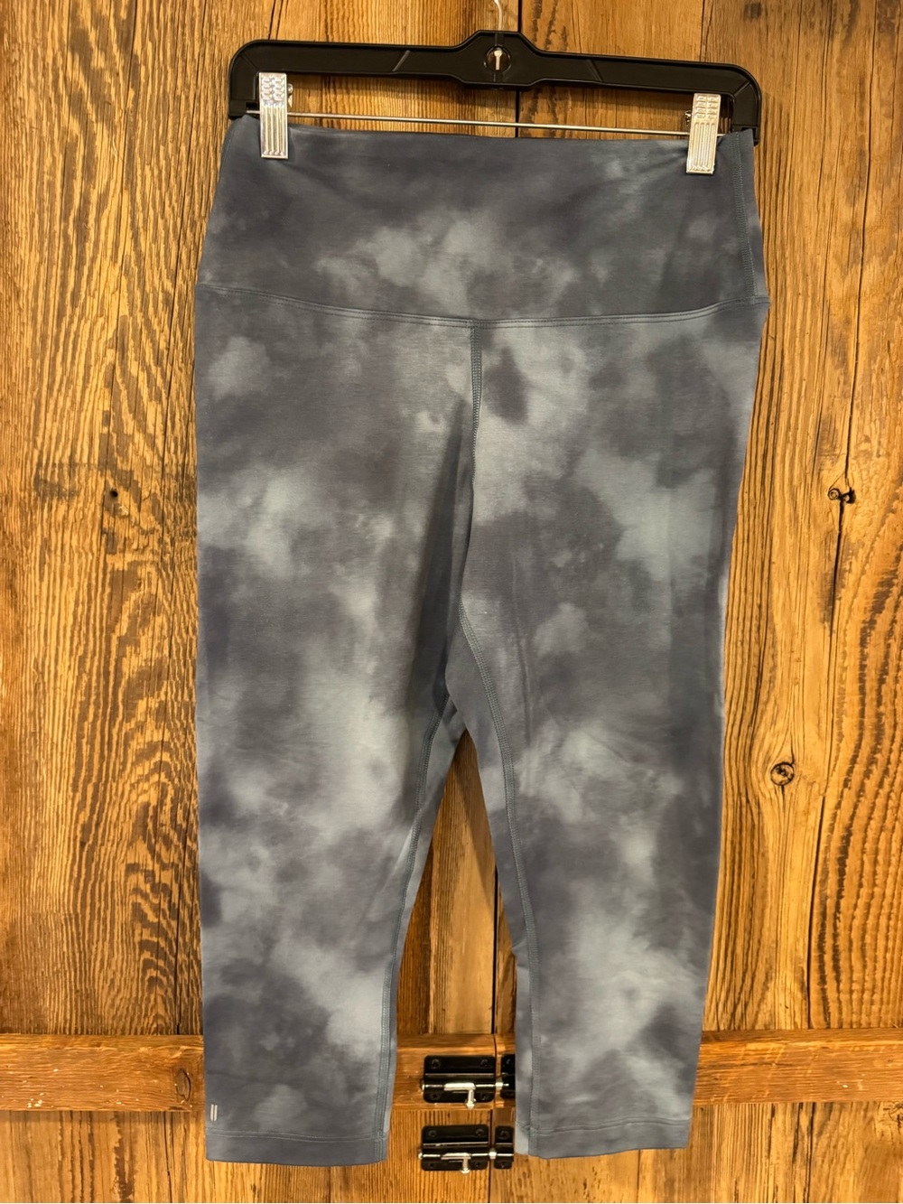 NOBULL Blue Cloud Tie-Dye Capri Leggings
